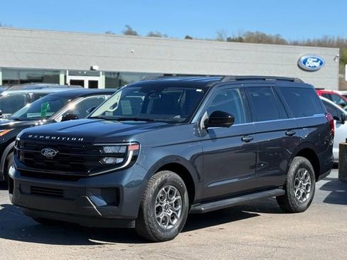 Certified 2025 Ford Expedition Active AWD/4WD image 37