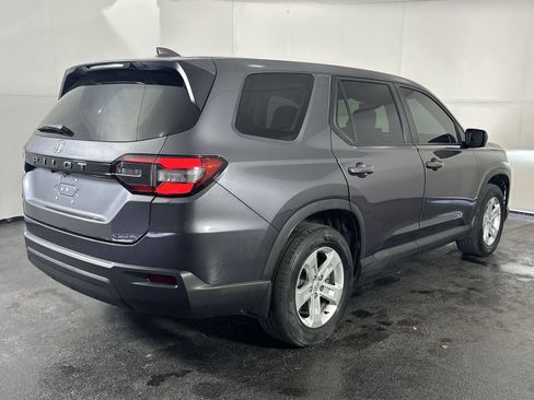 Used 2023 Honda Pilot LX image 8