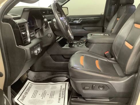 Used 2022 GMC Sierra 1500 AT4 w/ AT4 Premium Package AWD/4WD image 11