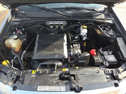 Used 2011 Ford Escape XLT w/ Class II Trailer Tow Pkg image 12