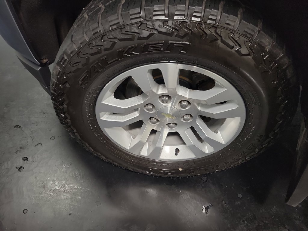 Used 2019 Chevrolet Silverado 1500 LT w/ All Star Edition AWD/4WD image 14