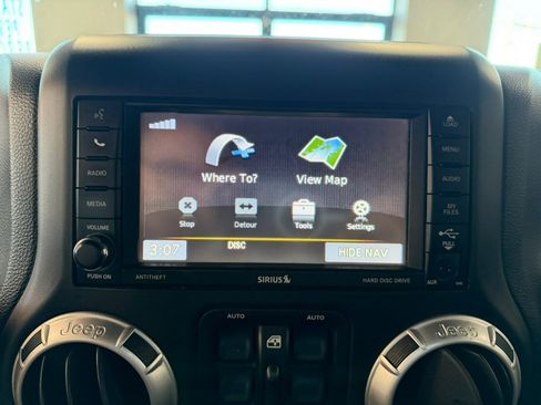 Used 2013 Jeep Wrangler Unlimited Rubicon w/ Connectivity Group image 46