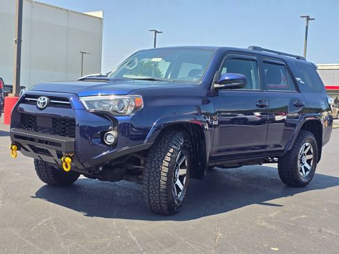 Used 2022 Toyota 4Runner TRD Off-Road AWD/4WD image 4