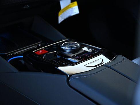 New 2026 BMW M5 Touring image 25