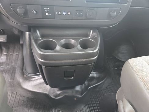 Used 2019 Chevrolet Express 2500 image 11