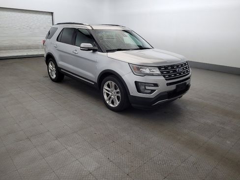 Used 2016 Ford Explorer Limited w/ Equipment Group 301A AWD/4WD image 13