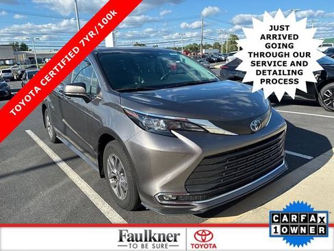 Used 2024 Toyota Sienna XLE AWD/4WD image 1