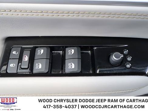 Used 2025 Jeep Wagoneer 4WD image 16