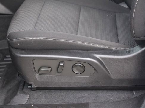 Used 2023 Chevrolet Colorado LT w/ LT Convenience Package II image 17