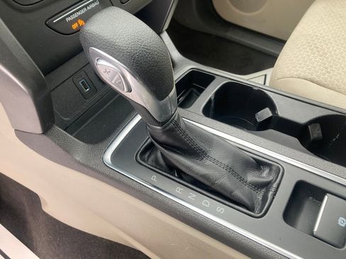 Used 2019 Ford Escape SE image 28