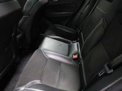 Used 2018 Volvo XC60 T6 R-Design w/ Convenience Package image 35
