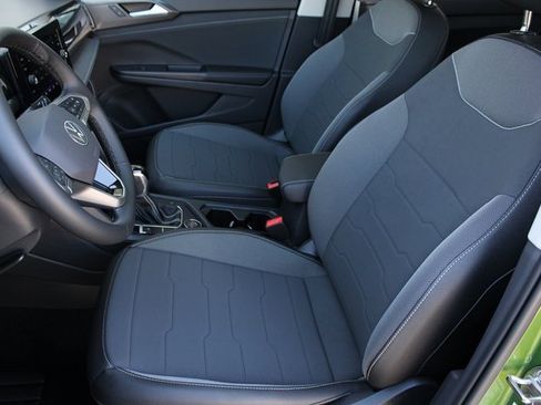 New 2025 Volkswagen Taos SE image 17