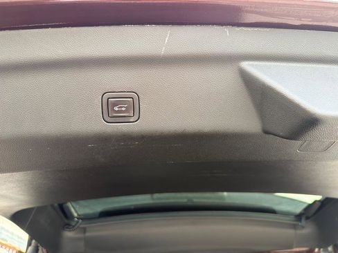 Used 2022 Cadillac Escalade Luxury AWD/4WD image 26