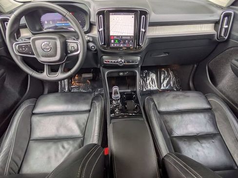 Certified 2023 Volvo XC40 B5 Plus w/ Protection Package Premier AWD/4WD image 26