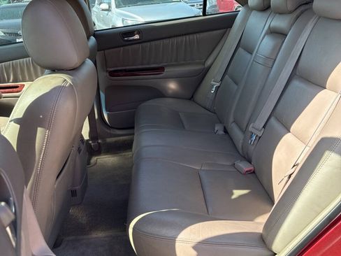 Used 2005 Toyota Camry XLE FWD image 13