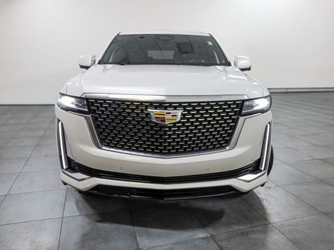 Used 2023 Cadillac Escalade Premium Luxury image 2