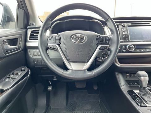 Used 2018 Toyota Highlander Limited w/ Protection Package #3 AWD/4WD image 14
