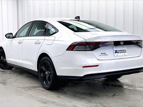 Certified 2025 Honda Accord SE image 11