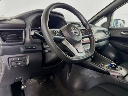 Used 2023 Nissan Leaf S image 22