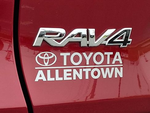 Used 2024 Toyota RAV4 LE AWD/4WD image 31
