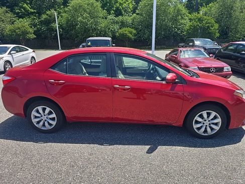 Used 2015 Toyota Corolla LE FWD image 4