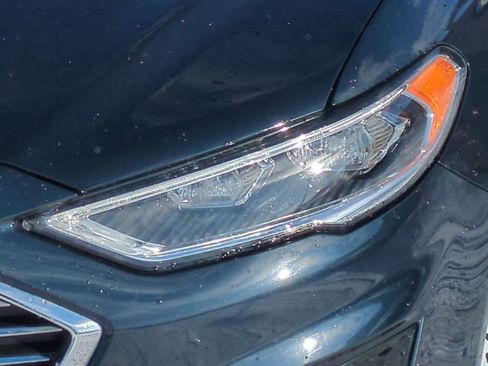 Used 2020 Ford Fusion SEL image 11