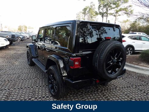 Used 2021 Jeep Wrangler Unlimited Sahara image 8
