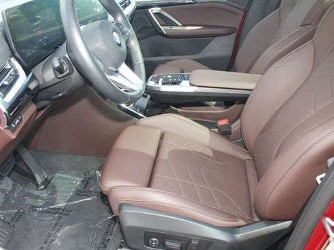 Used 2025 BMW X2 xDrive28i w/ Premium Package image 21