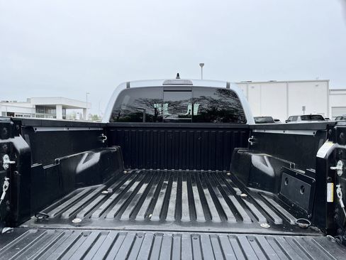 Used 2023 Toyota Tacoma SR5 AWD/4WD image 27