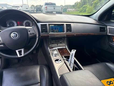 Used 2011 Jaguar XF Premium RWD image 6