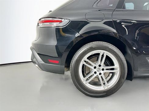 Certified 2024 Porsche Macan AWD/4WD image 13
