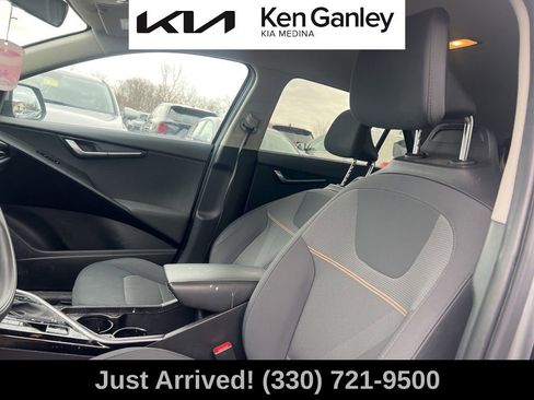 Certified 2023 Kia Niro LX image 10