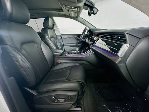 Used 2022 Audi Q8 Prestige image 8