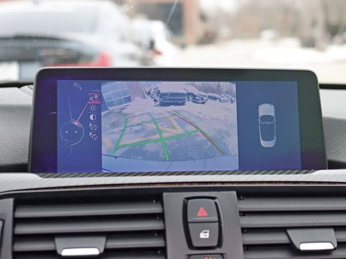 Used 2015 BMW M4 Convertible w/ Executive Package image 26