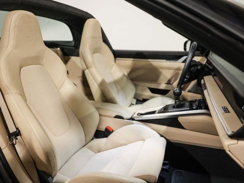 Used 2021 Porsche 911 Targa 4S image 19