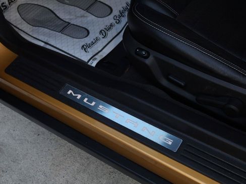 Used 2010 Ford Mustang Convertible RWD image 26