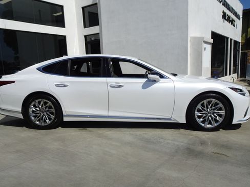 Used 2021 Lexus LS 500 RWD image 8
