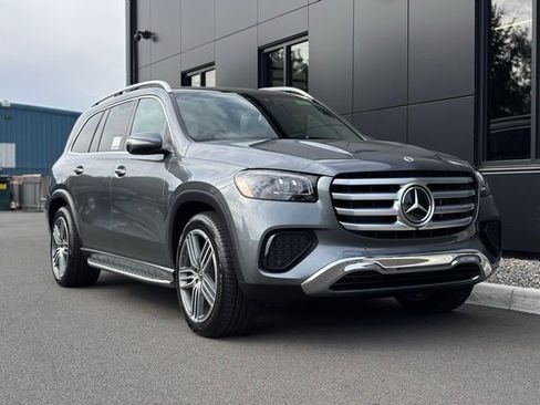 Used 2026 Mercedes-Benz GLS 450 4MATIC image 9