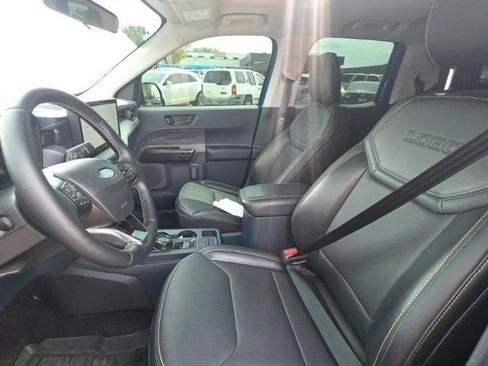 Used 2025 Ford Maverick Lobo image 3