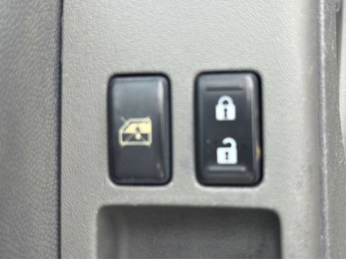 Used 2018 Nissan Frontier SV RWD image 34