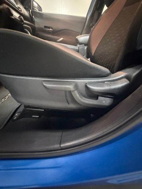 Used 2023 Nissan Kicks SR w/ Interior Electronics Package FWD image 15