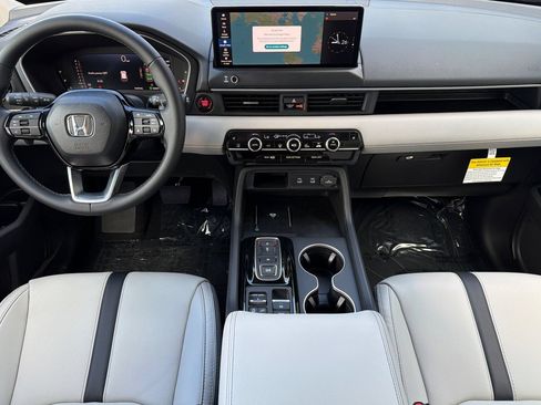 New 2026 Honda Pilot Touring image 12