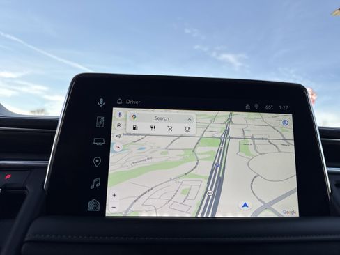 Used 2022 Chevrolet Tahoe Z71 w/ Z71 Off-Road Package image 24