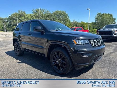 Used 2019 Jeep Grand Cherokee Altitude AWD/4WD image 1