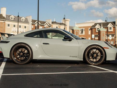 Used 2025 Porsche 911 Carrera 4 GTS AWD/4WD image 7