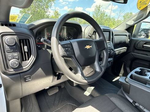 Used 2024 Chevrolet Silverado 2500 Custom w/ Custom Value Package AWD/4WD image 10