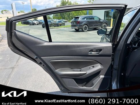 Used 2022 Nissan Altima 2.5 S FWD image 17