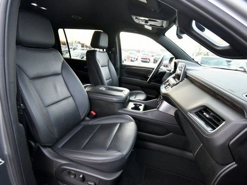 Used 2024 Chevrolet Suburban LT AWD/4WD image 40