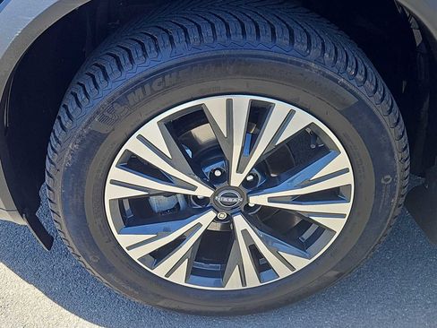 Used 2023 Nissan Rogue SV AWD/4WD image 7
