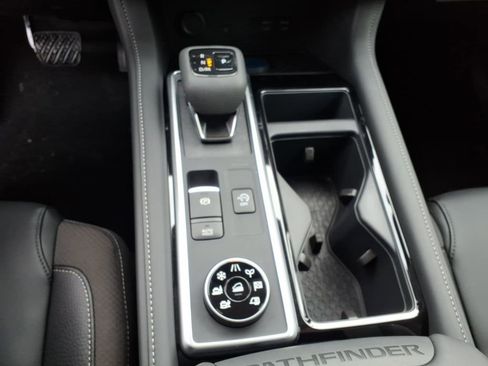 New 2026 Nissan Pathfinder SL image 14